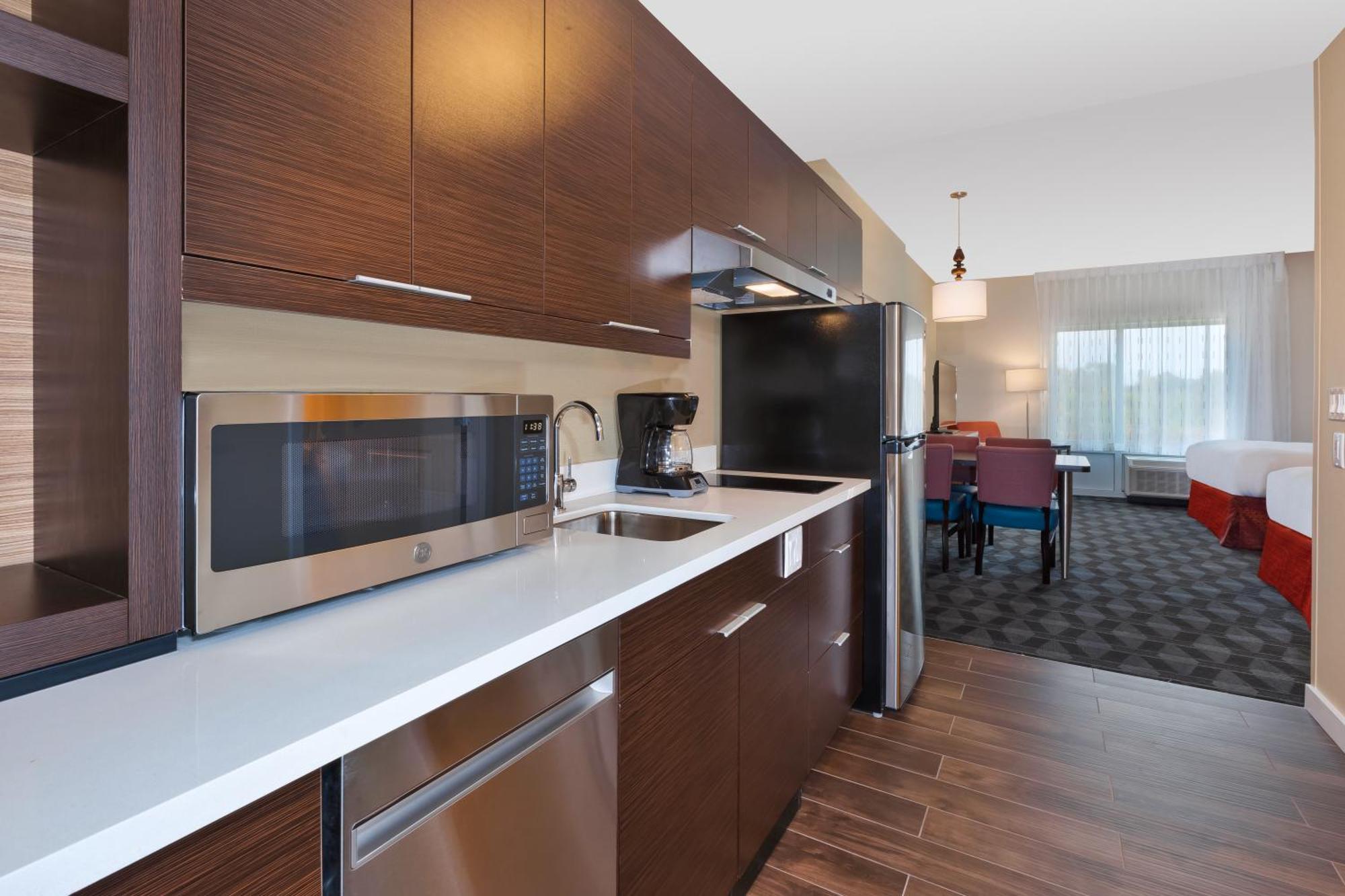 Towneplace Suites By Marriott Grand Rapids Airport Southeast Cascade Exterior foto