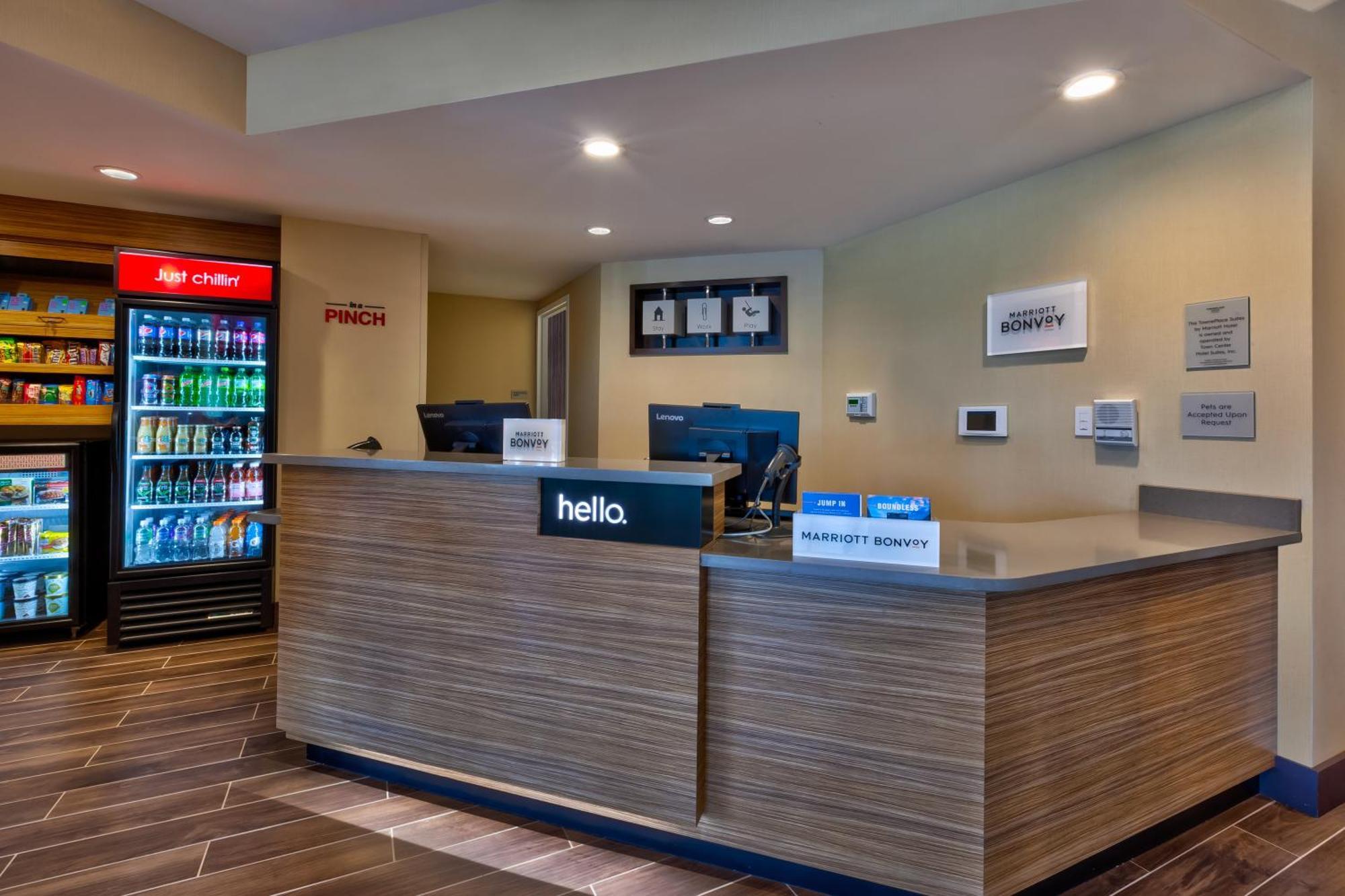 Towneplace Suites By Marriott Grand Rapids Airport Southeast Cascade Exterior foto