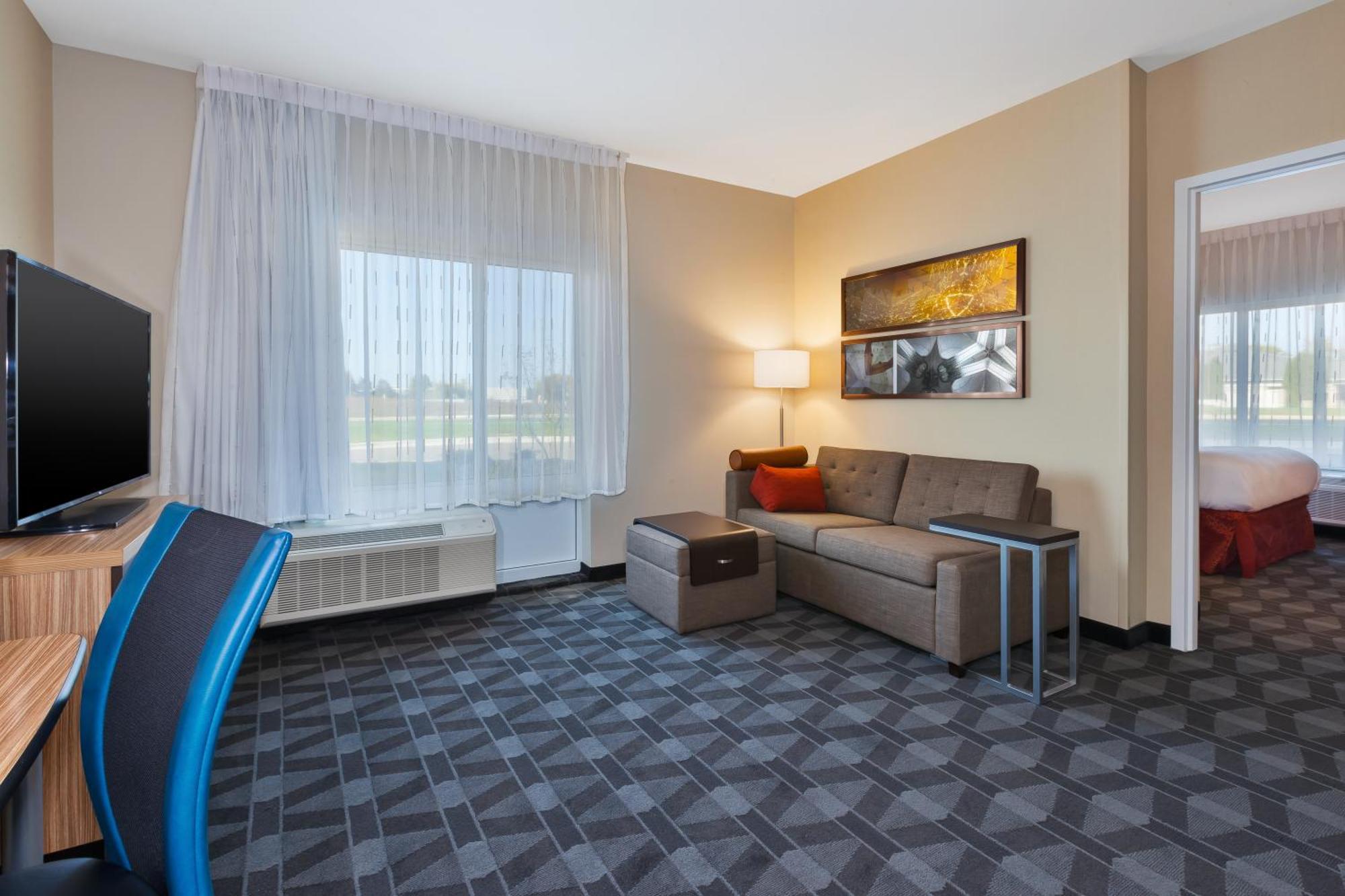 Towneplace Suites By Marriott Grand Rapids Airport Southeast Cascade Exterior foto