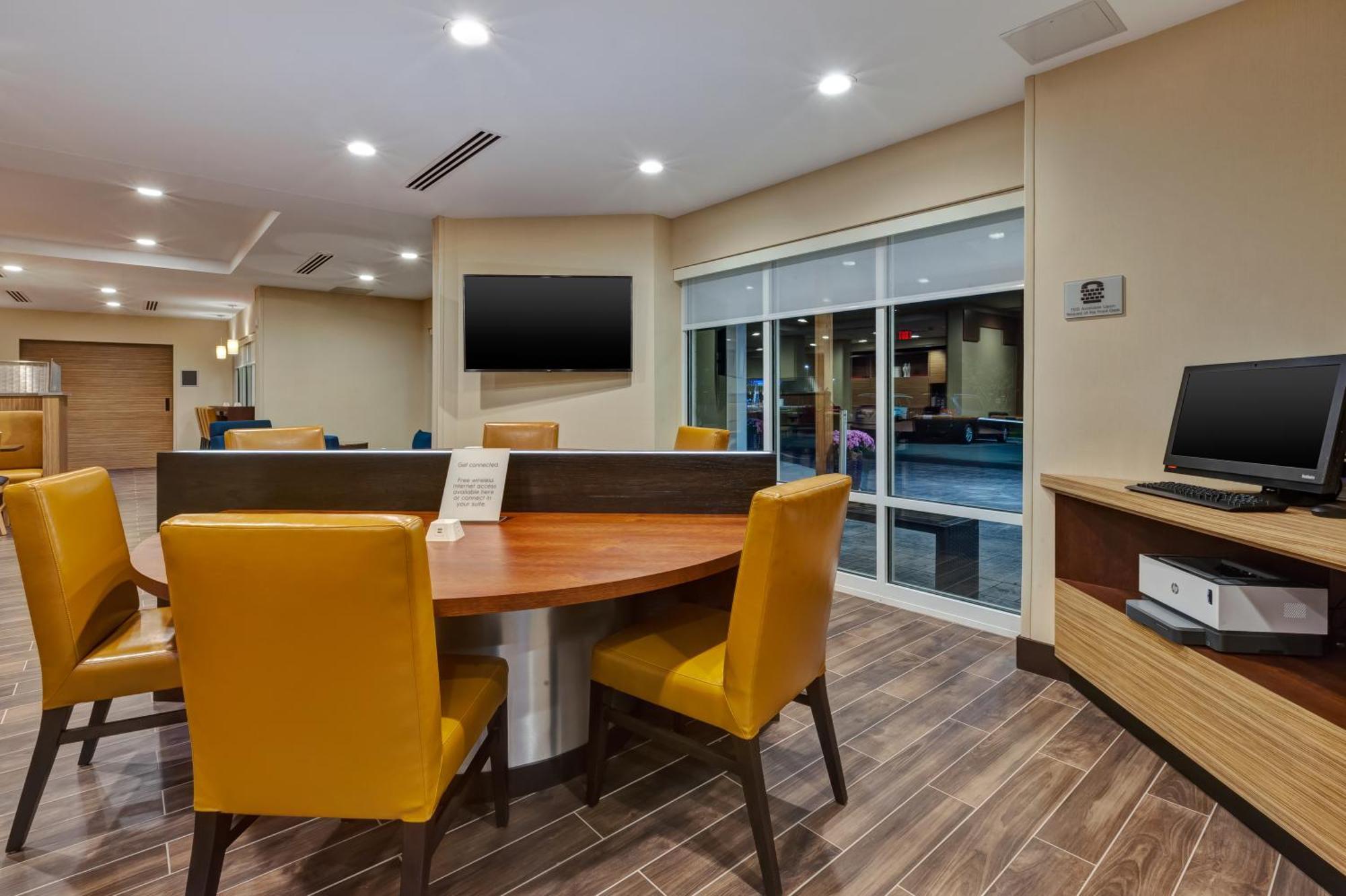 Towneplace Suites By Marriott Grand Rapids Airport Southeast Cascade Exterior foto